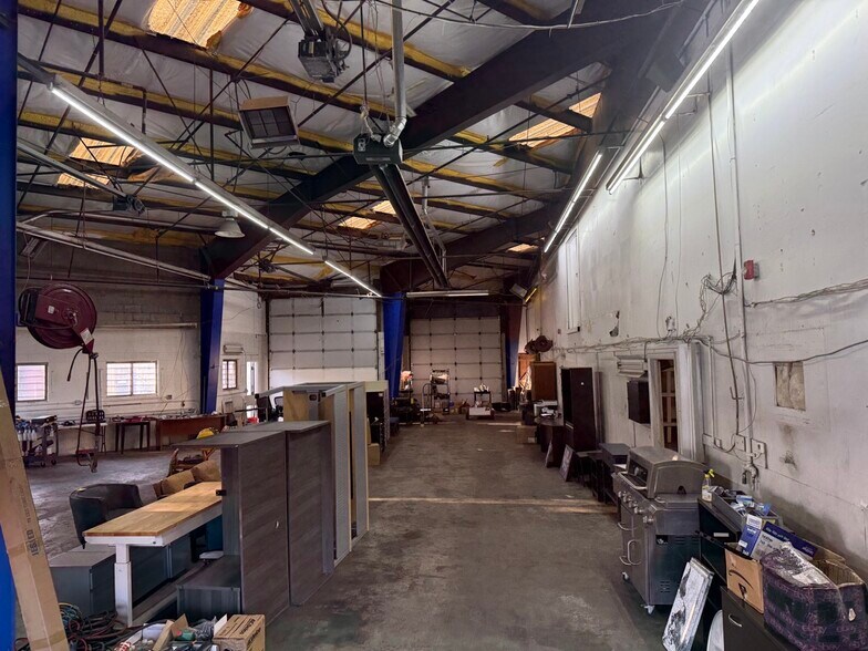 2021 N Redwood Rd, Salt Lake City, UT à louer - Photo du bâtiment - Image 3 de 21