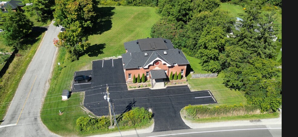 320 Pefferlaw Rd, Georgina, ON à vendre - Photo du bâtiment - Image 1 de 2