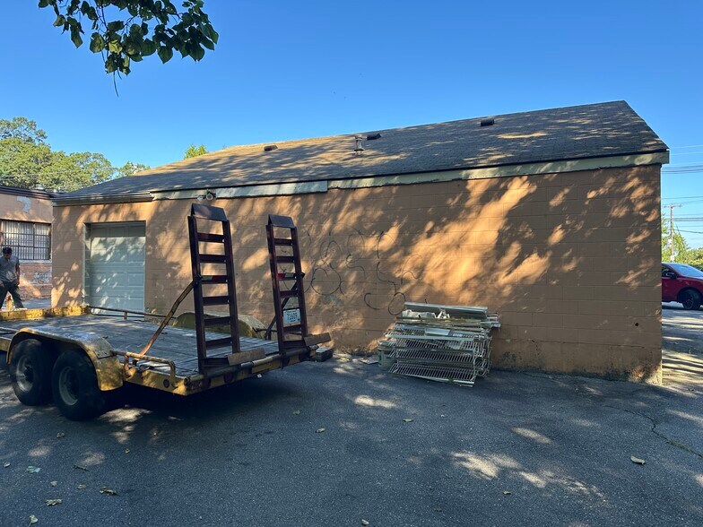 984 Post Rd, Warwick, RI for sale - Building Photo - Image 2 of 7