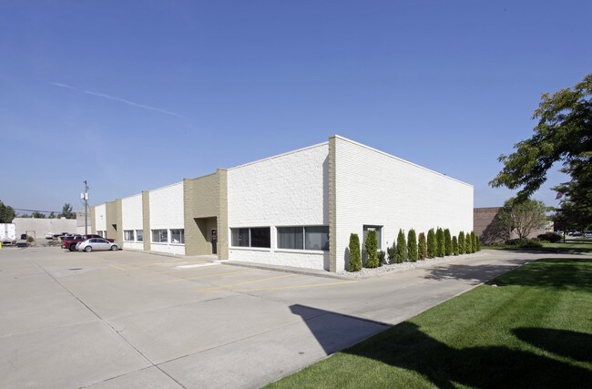 More details for 22693-22711 Morelli Dr, Clinton Township, MI - Industrial for Lease