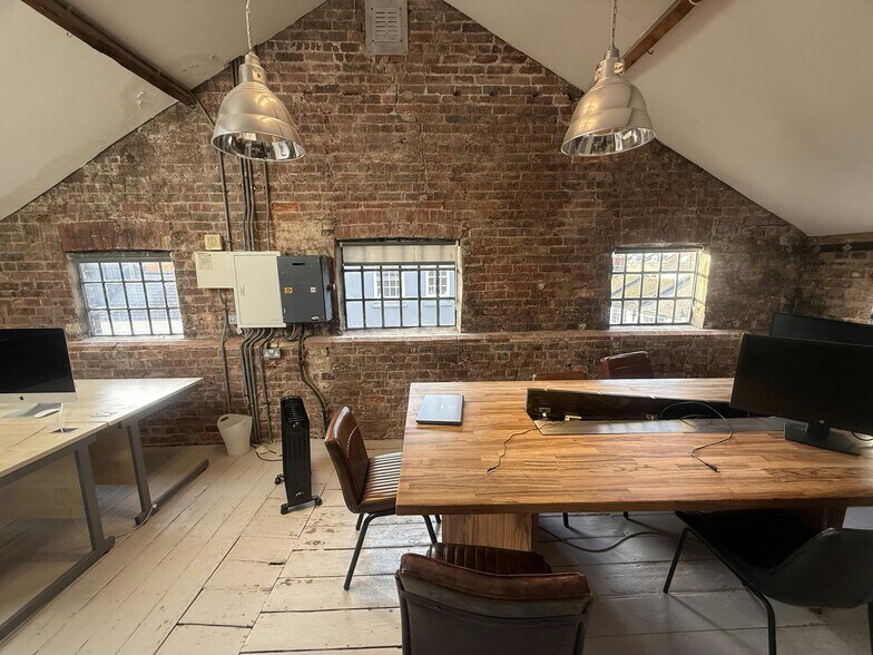 127 Gloucester Rd, Brighton à louer - Photo du bâtiment - Image 3 de 19