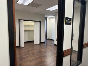 9545 Katy Fwy, Houston, TX for lease Interior Photo- Image 2 of 6