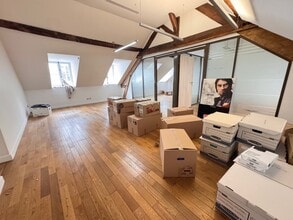 Rue Godot De Mauroy, Paris for lease Interior Photo- Image 1 of 4