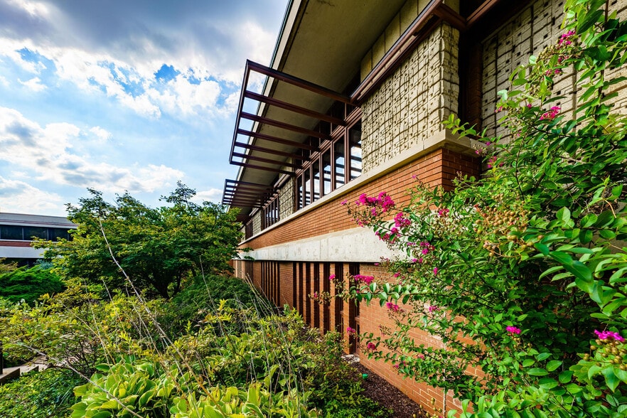 345 Marshall Ave, Webster Groves, MO for lease - Building Photo - Image 1 of 16