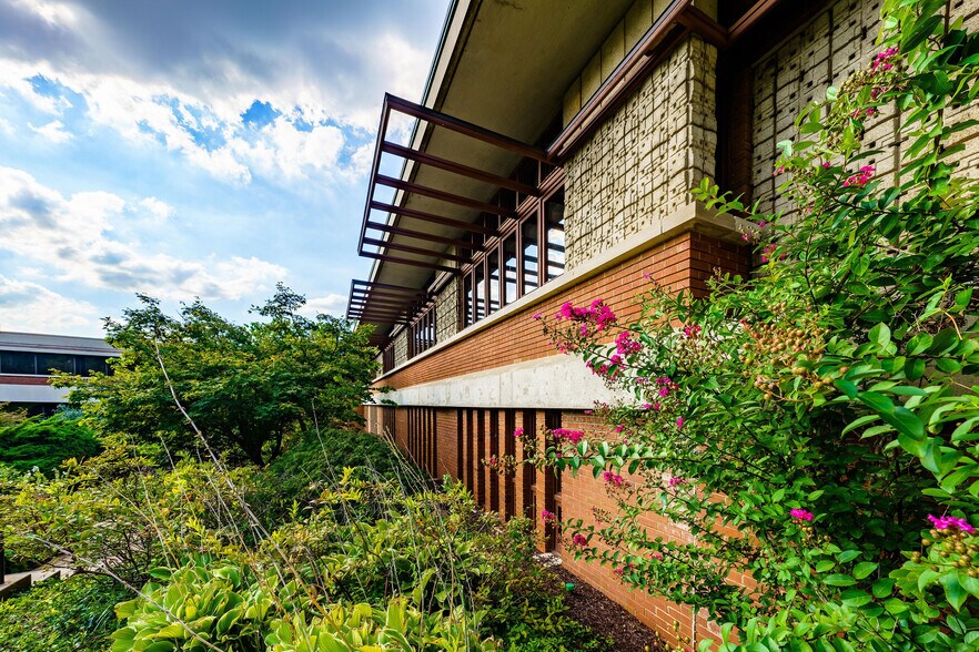 345 Marshall Ave, Webster Groves, MO à louer - Photo du bâtiment - Image 1 de 16