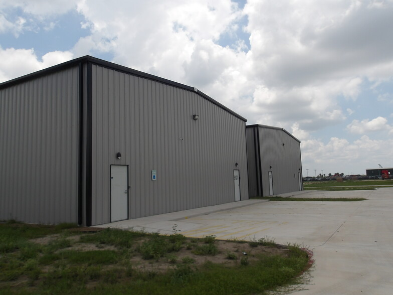 5152 Logans Run, Harlingen, TX for lease - Building Photo - Image 2 of 14