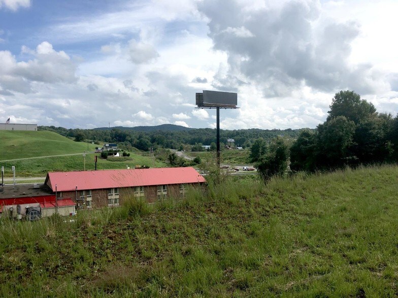0 Old Galax Pike, Hillsville, VA à vendre - Photo du bâtiment - Image 3 de 8