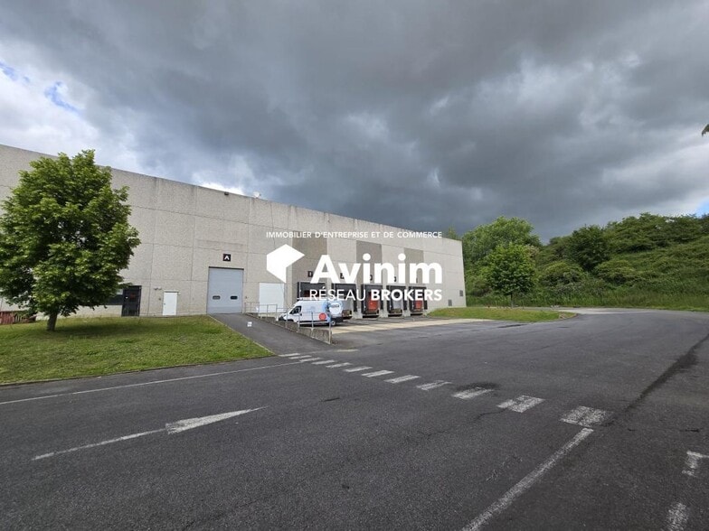Industrial in Marly-la-Ville for lease - Building Photo - Image 2 of 6