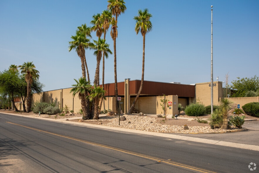 6868 S Plumer Ave, Tucson, AZ à louer - Photo principale - Image 1 de 10