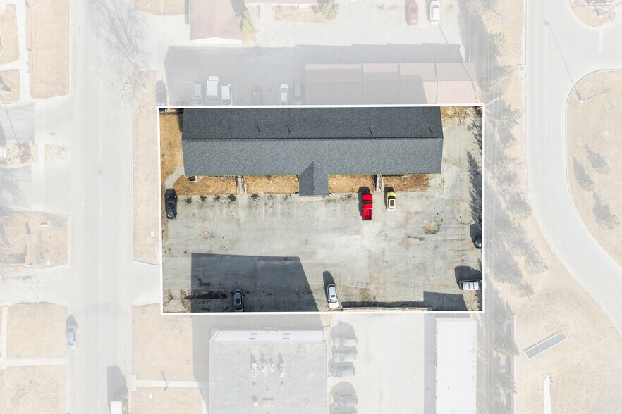 3719 W 9th St, Waterloo, IA à vendre - Photo du bâtiment - Image 2 de 7