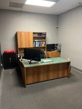 12221 Poplar St, Hesperia, CA à louer Photo intérieure- Image 1 de 6