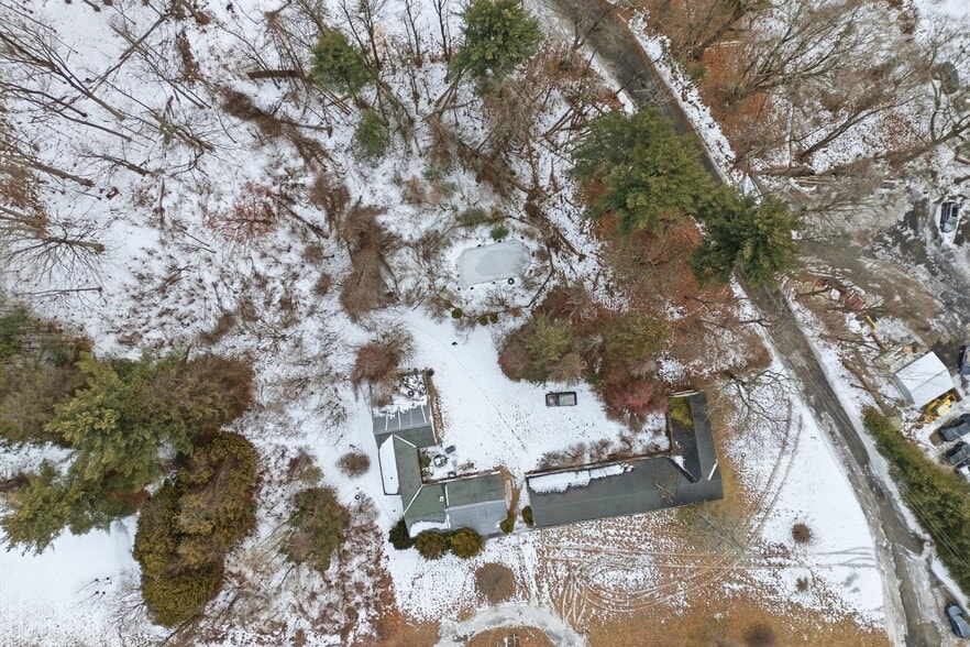 2595-2599 US 9, Malta, NY à vendre - Photo du bâtiment - Image 3 de 19