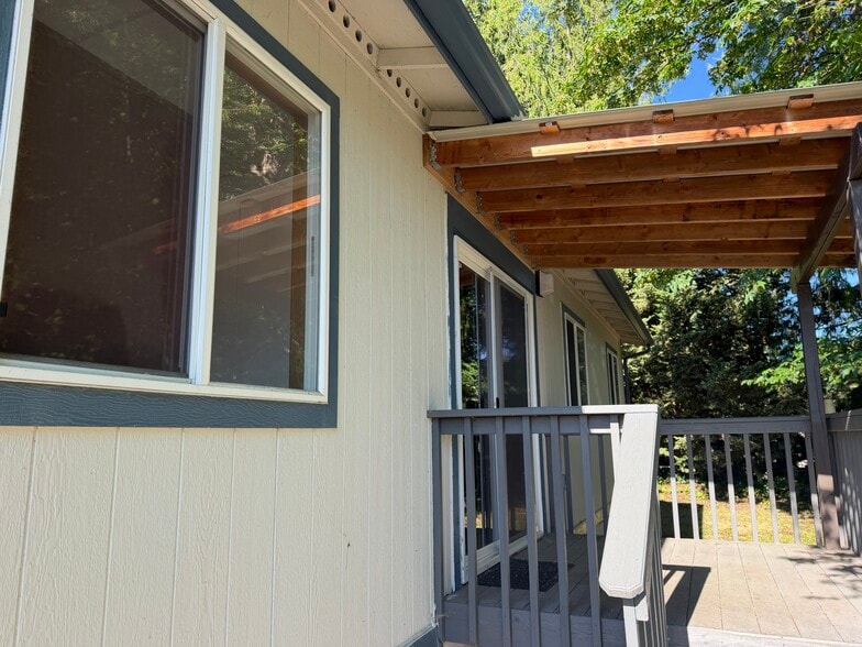 3304 Old Hartford Rd, Lake Stevens, WA for lease - Building Photo - Image 3 of 9