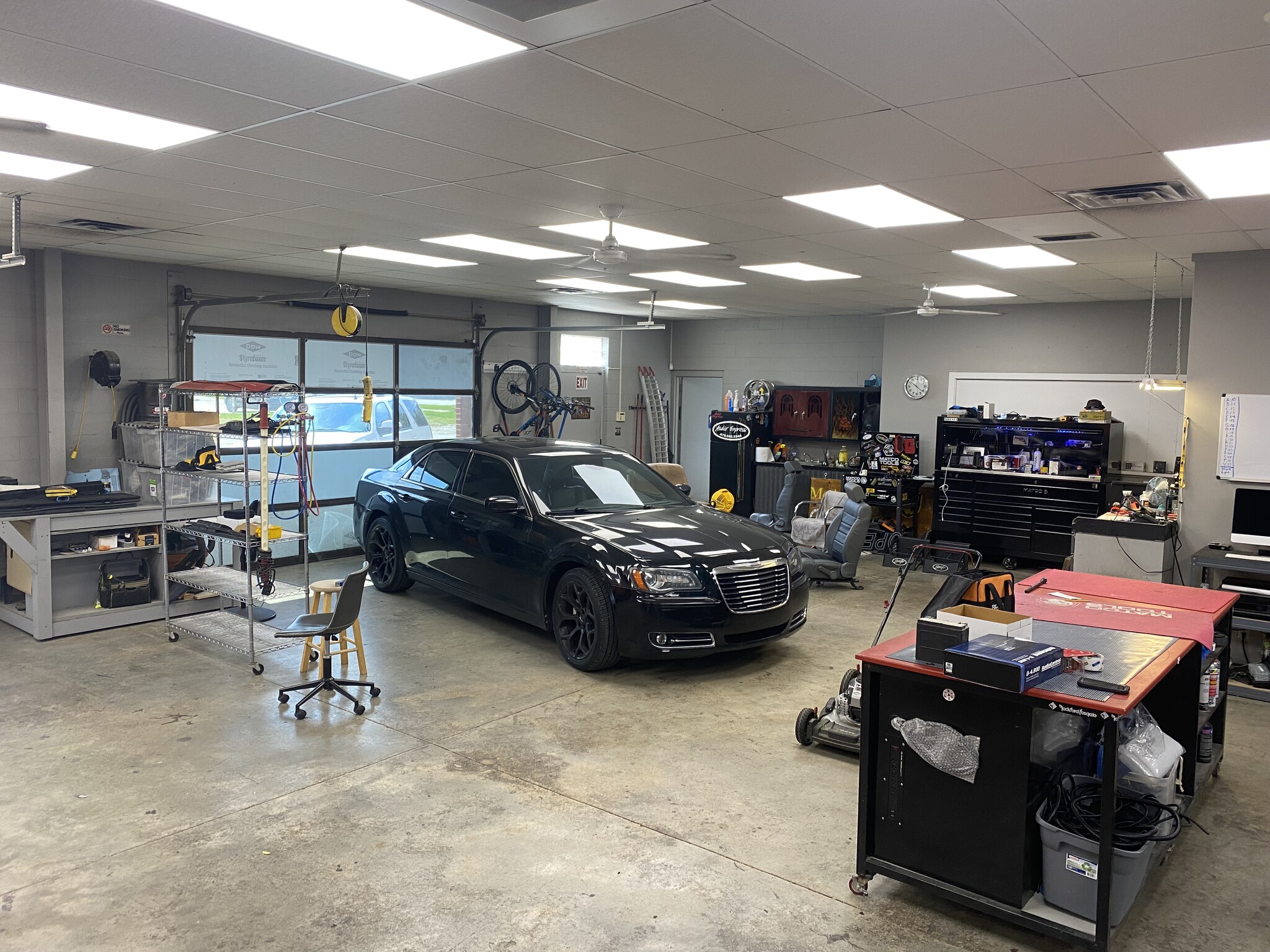 90 W Township St, Fayetteville, AR for lease Interior Photo- Image 1 of 10