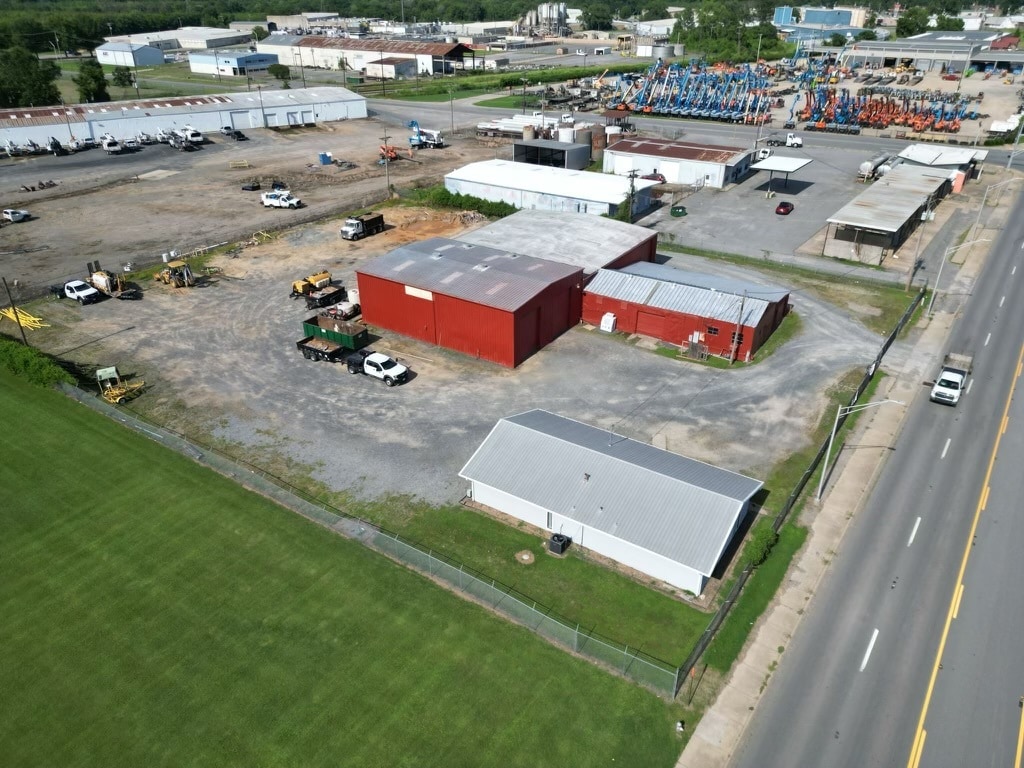 3419 E Broadway Ave, North Little Rock, AR for lease Building Photo- Image 1 of 43