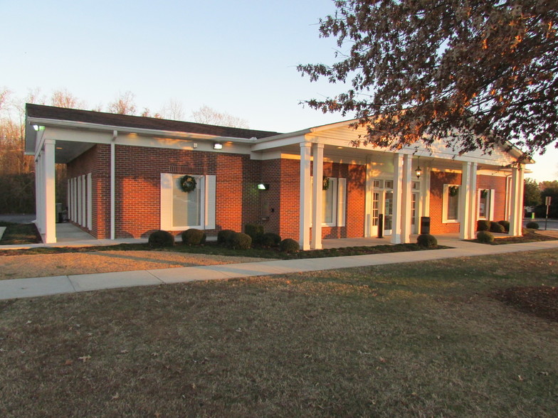 2754 Huntsville Hwy, Fayetteville, TN for sale - Primary Photo - Image 1 of 1