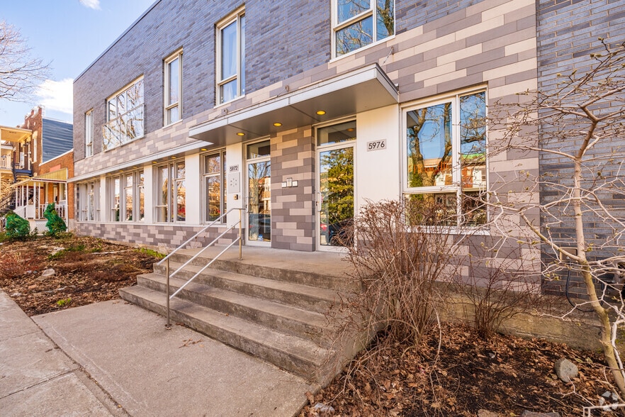 5972-5976 2e Av, Montréal, QC à vendre - Photo du bâtiment - Image 2 de 3