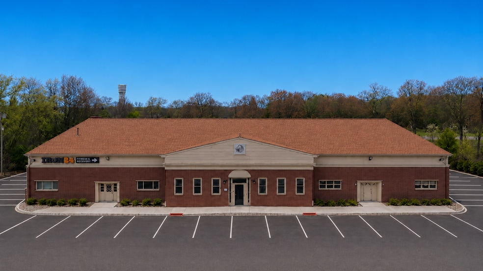 1572 Sussex Tpke, Randolph, NJ for lease - Primary Photo - Image 1 of 3