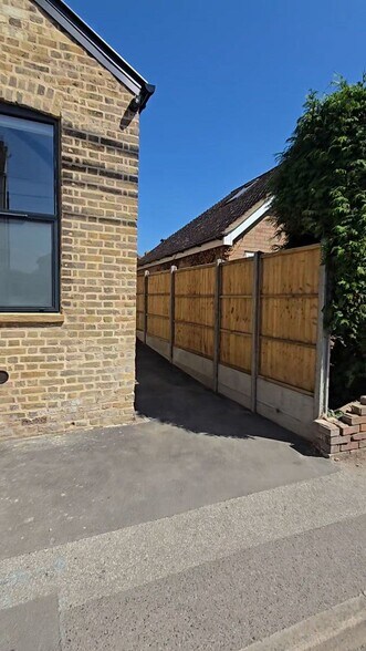 162 Church St, Cliffe à louer - Vidéo sur l’inscription commerciale - Image 2 de 8