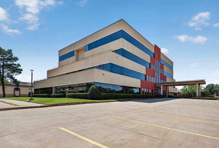 13321 N Meridian Ave, Oklahoma City, OK for lease - Building Photo - Image 3 of 27