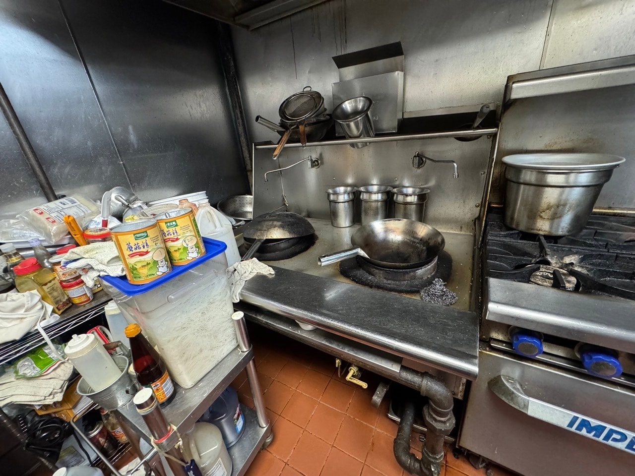 208 Grand St, Brooklyn, NY à louer Photo du bâtiment- Image 1 de 10