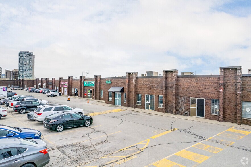 3611 Mavis Rd, Mississauga, ON à vendre - Photo principale - Image 1 de 1