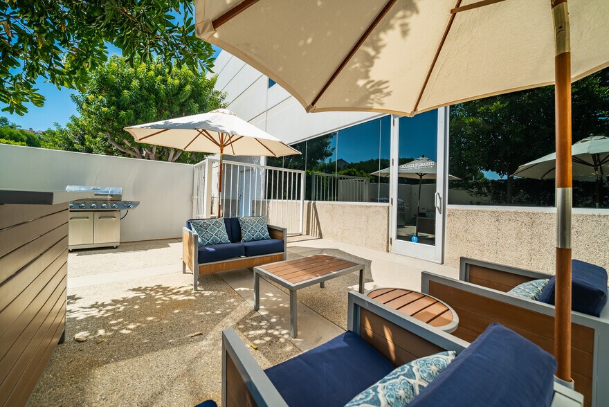 6B Liberty, Aliso Viejo, CA à louer - Photo du bâtiment - Image 2 de 23