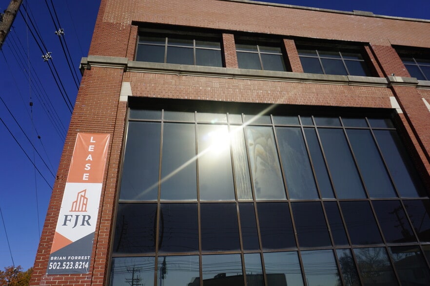 501-505 E Broadway, Louisville, KY for lease - Building Photo - Image 2 of 8