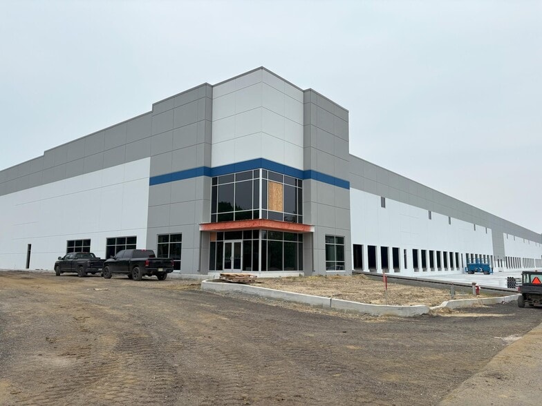 2001 Briggs Rd, Mount Laurel Township, NJ à louer - Photo du bâtiment - Image 2 de 6