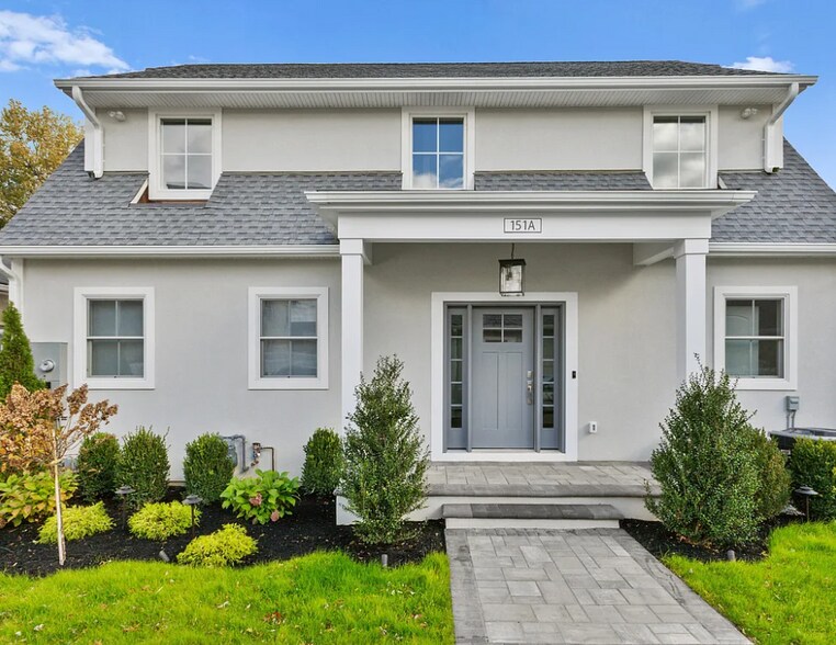 151 Hamilton Ave, Greenwich, CT à vendre - Photo du bâtiment - Image 2 de 25