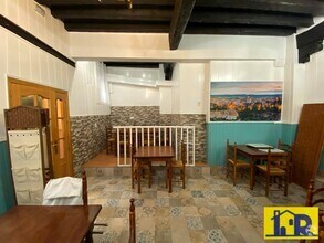 Retail in Cuenca, Cuenca for lease Interior Photo- Image 2 of 16