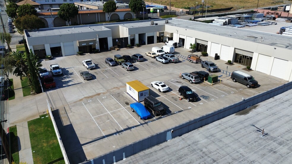 2300 Walnut Ave, Signal Hill, CA for lease - Building Photo - Image 3 of 13