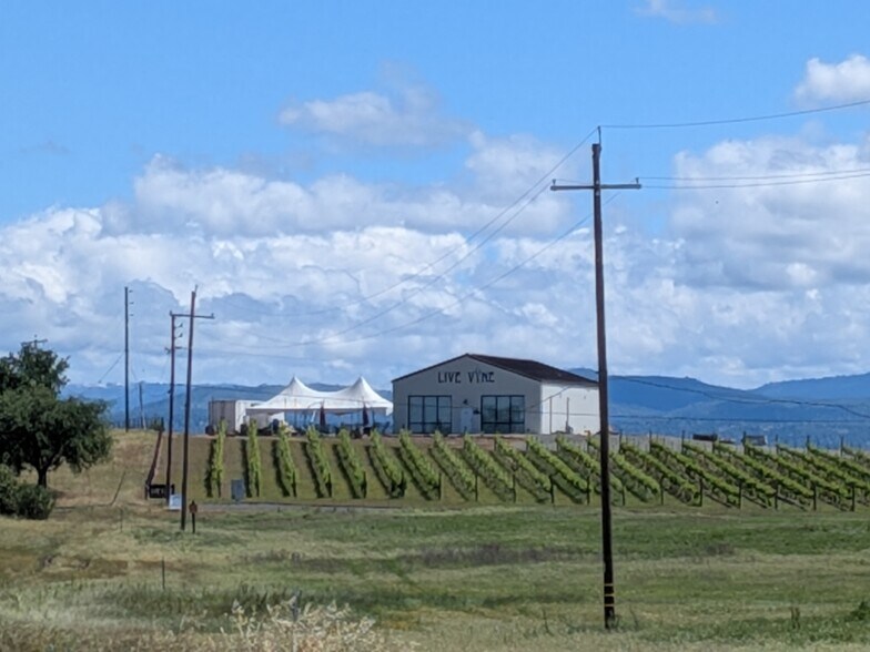 743 Luds Way, Oroville, CA à vendre - Photo du bâtiment - Image 2 de 9