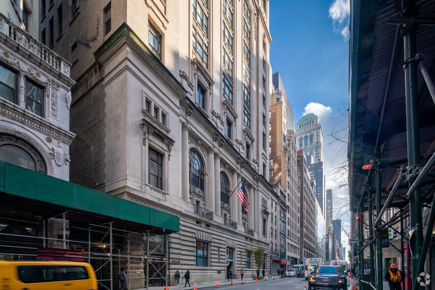 25 W 39th St, New York, NY à louer - Photo du bâtiment - Image 3 de 39