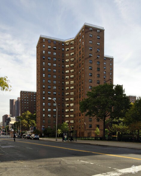 23 & 25 St. James Place, New York, NY for lease - Building Photo - Image 2 of 3
