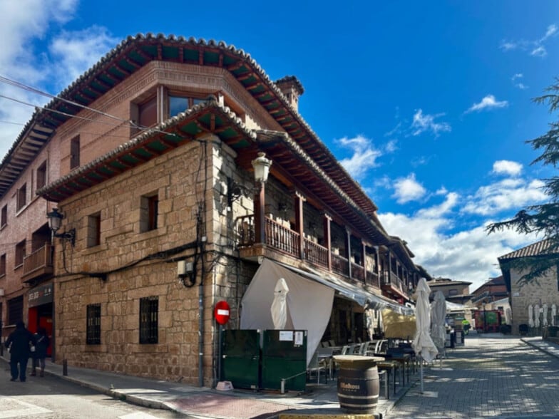 Plaza Adolfo Suárez, 10, Manzanares el Real, Madrid à vendre - Photo du bâtiment - Image 2 de 13