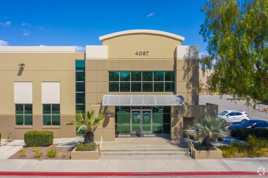 4097 Trail Creek Rd, Riverside, CA à louer - Photo du bâtiment - Image 3 de 38