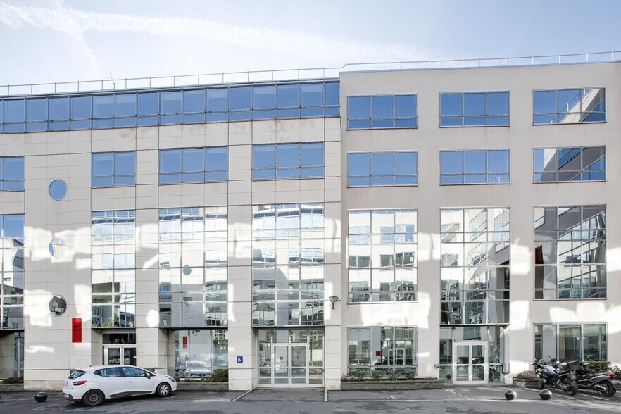 Bureau dans Massy à louer - Photo du bâtiment - Image 1 de 28
