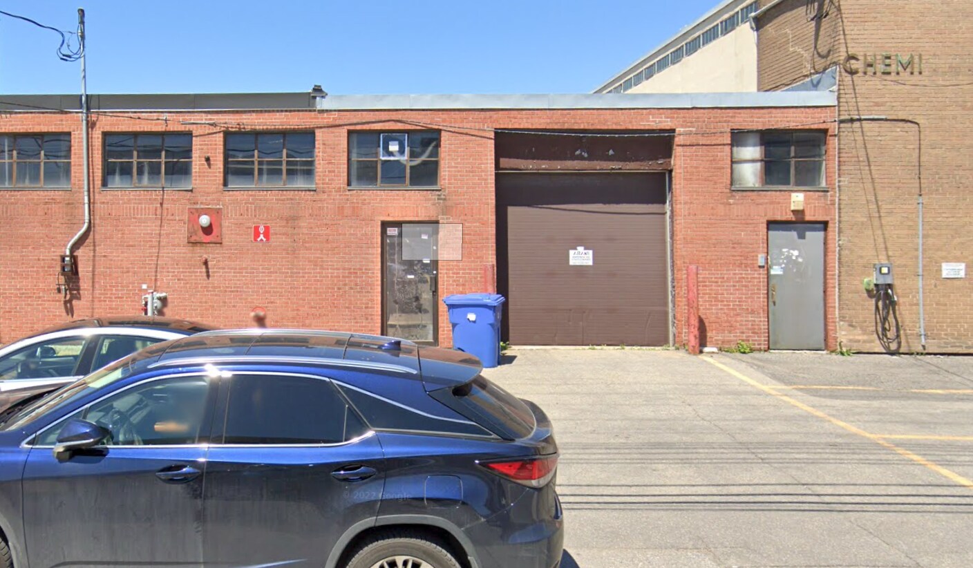 5569 St Paré, Mont-Royal, QC for sale Building Photo- Image 1 of 1