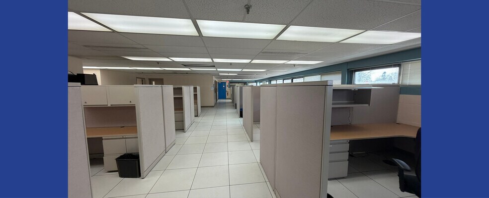 200 Nordson Dr, Amherst, OH à vendre - Photo du bâtiment - Image 2 de 6