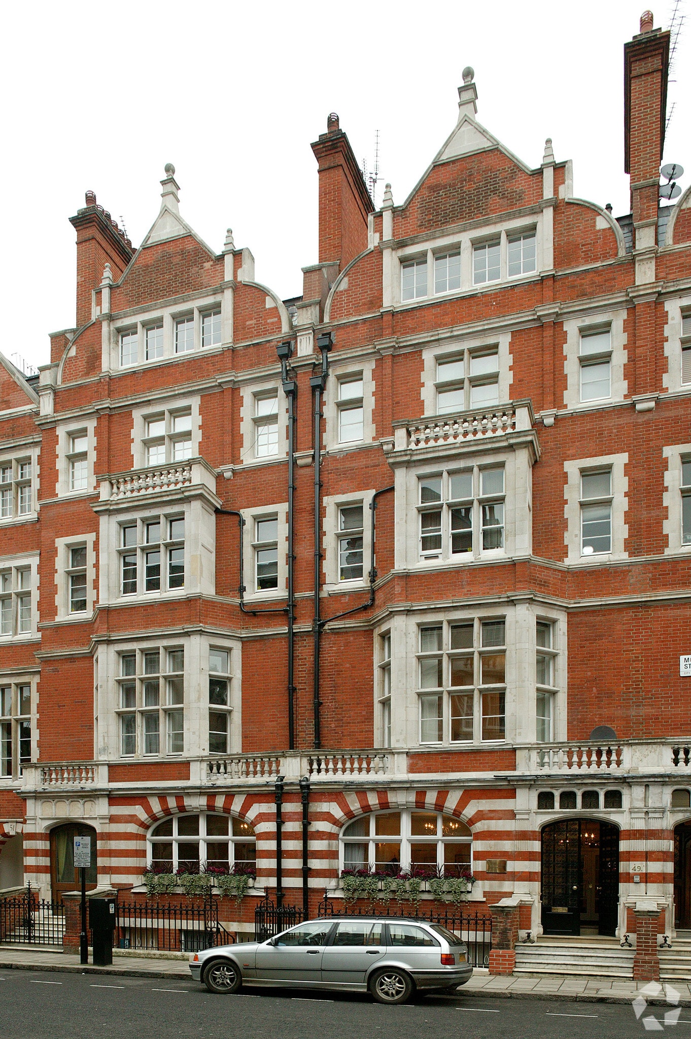 49-50 Mount St, London for lease Primary Photo- Image 1 of 3