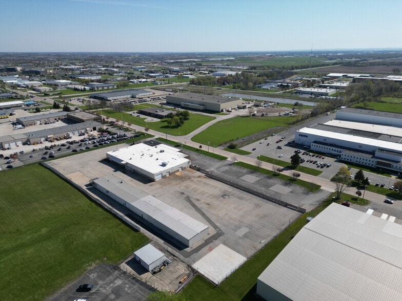 2323 N Roemer Rd, Appleton, WI for lease - Building Photo - Image 3 of 11