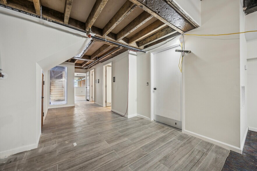 235 E Market St, West Chester, PA for lease - Interior Photo - Image 3 of 9