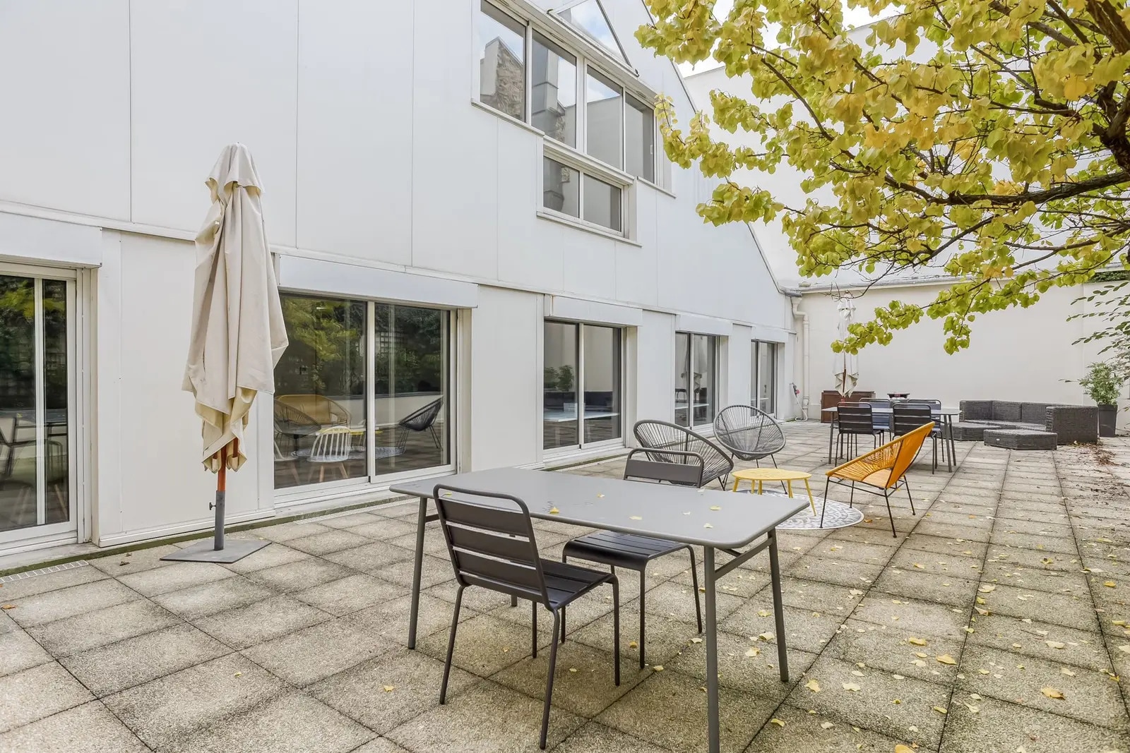 89 Rue Du Faubourg Saint-Denis, Paris for lease Building Photo- Image 1 of 2