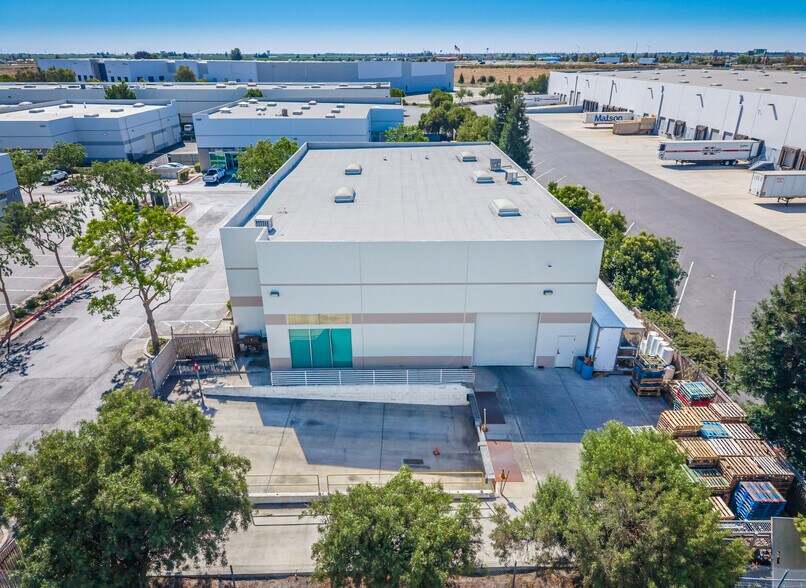 1264 DuPont Ct, Manteca, CA à louer - Photo du bâtiment - Image 3 de 9