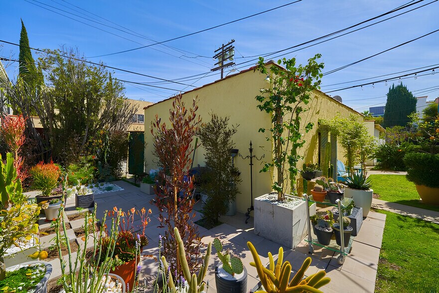 150 N La Peer Dr, Beverly Hills, CA à vendre - Photo du bâtiment - Image 2 de 18