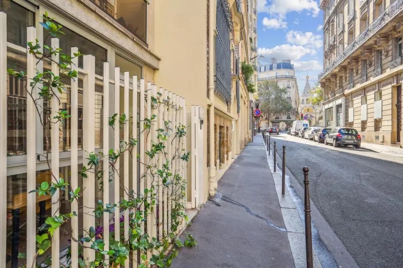 10 Rue Des Renaudes, Paris for lease Building Photo- Image 1 of 17