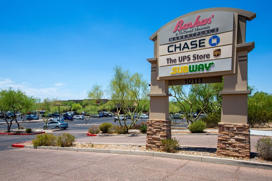 10111 E Bell Rd, Scottsdale, AZ for lease - Primary Photo - Image 1 of 8