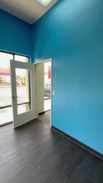 10781 Park Blvd, Seminole, FL for lease - Commercial Listing Video - Image 3 of 26