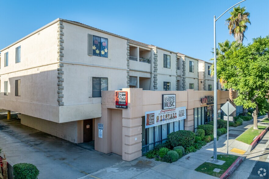 2490-2520 Honolulu Ave, Montrose, CA à louer - Photo du bâtiment - Image 2 de 6